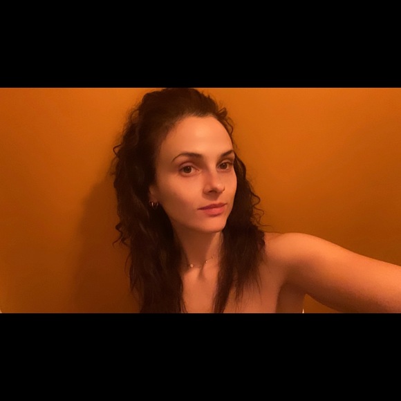 Meet your Posher, Amelia - Picture 1 of 1